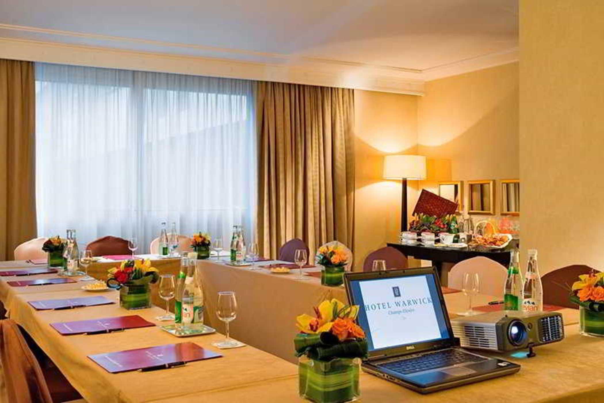 Warwick Champs-elysées