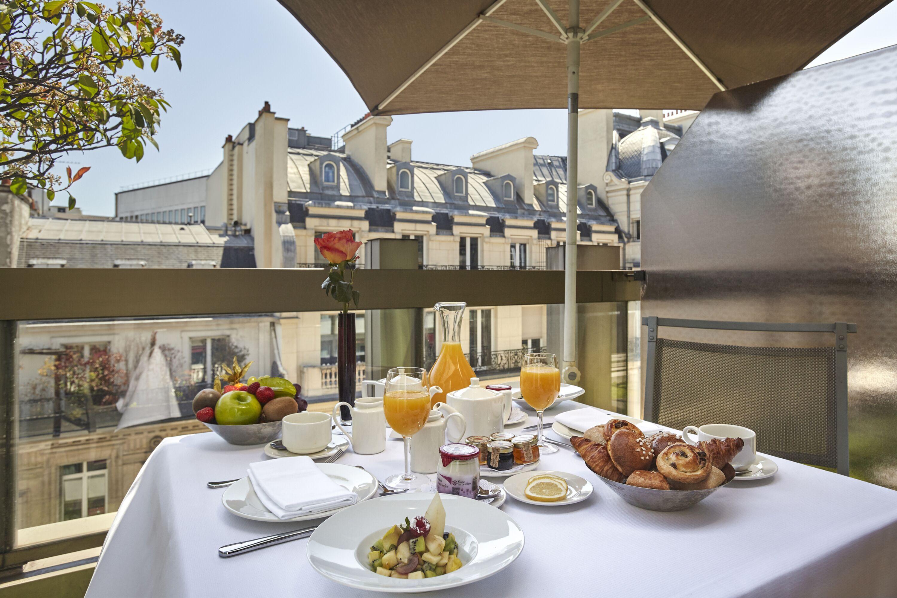 Warwick Champs-elysées Hotel 4*