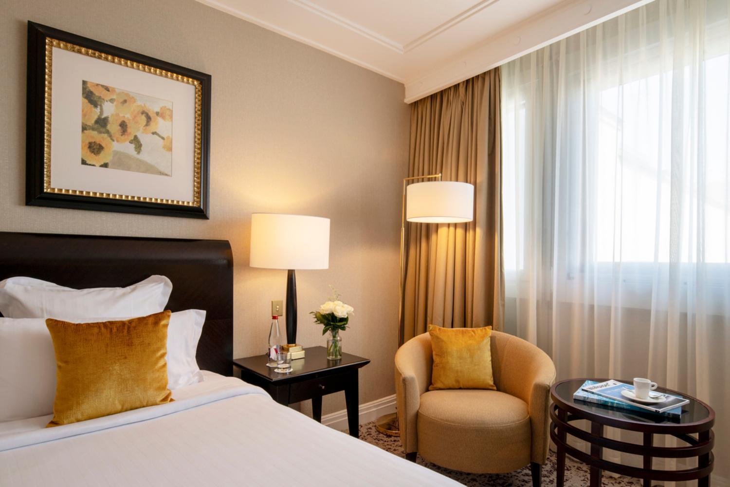 Warwick Champs-elysées Hotel 4*