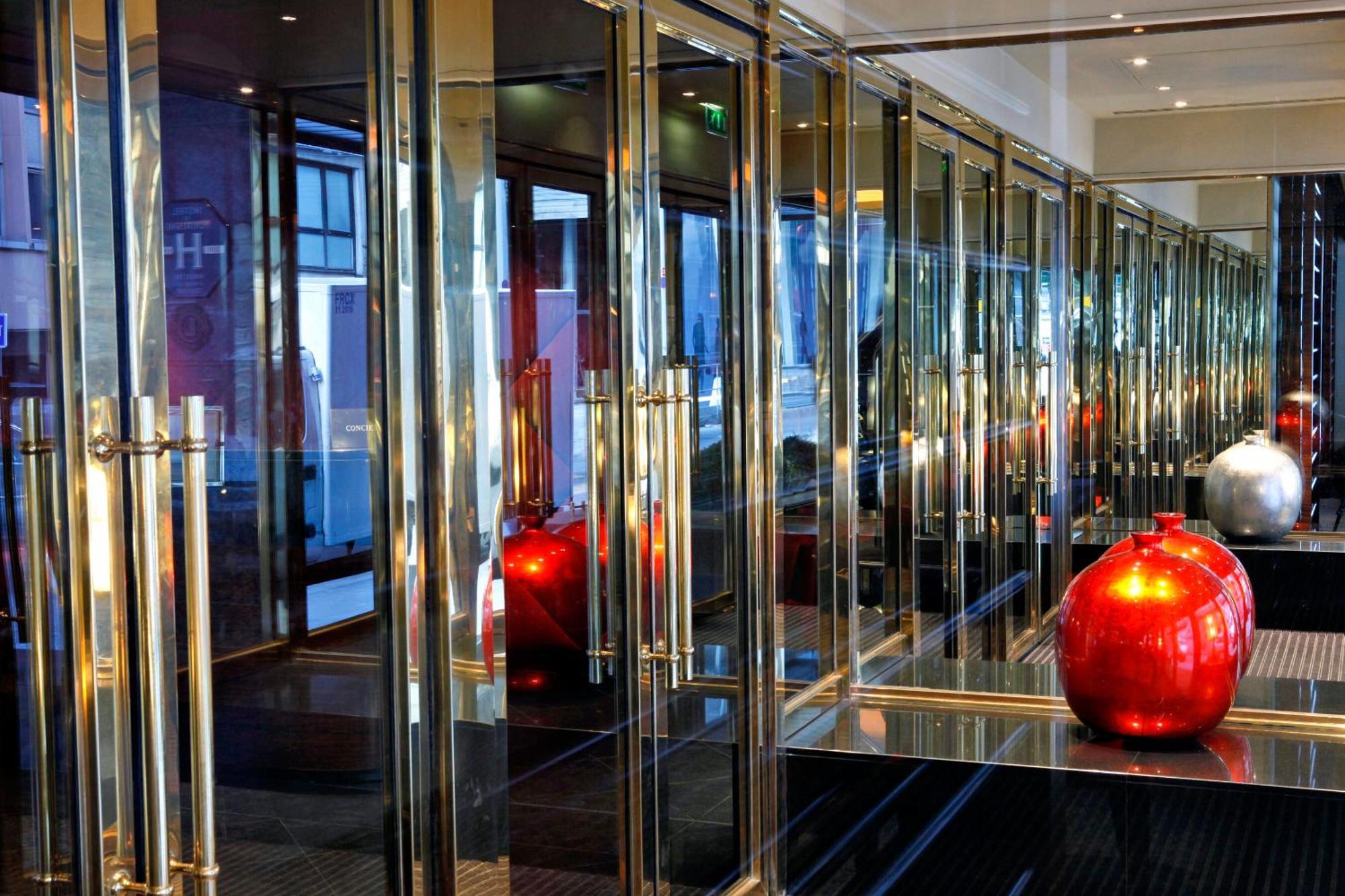 Warwick Champs-elysées Hotel