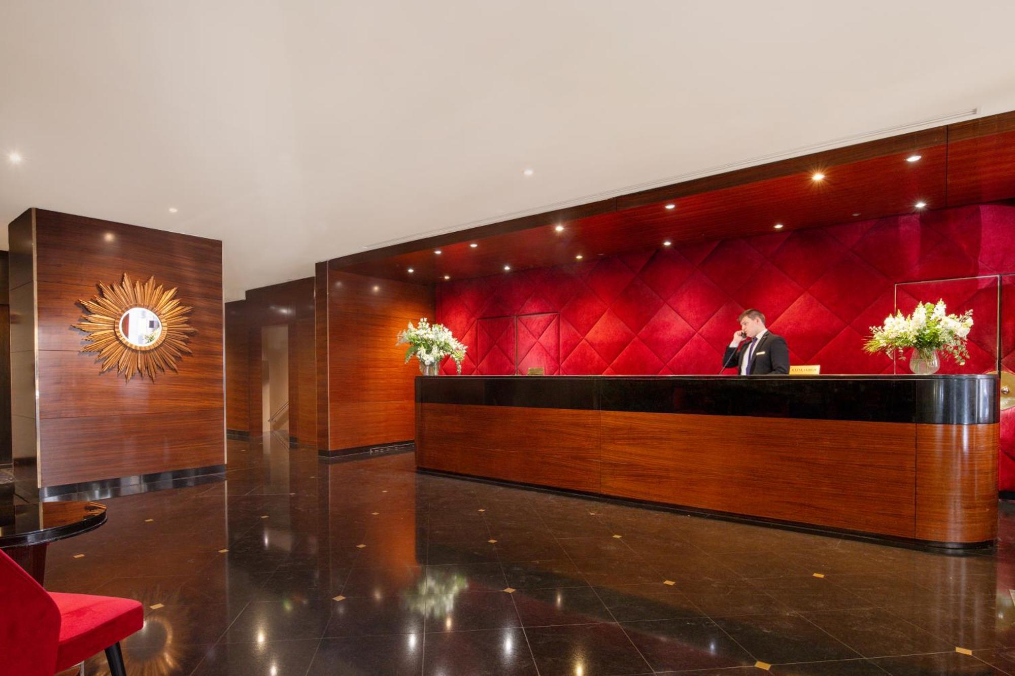 Hotel Warwick Champs-elysees 4*