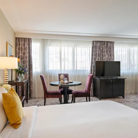 Hotel Warwick Champs-elysées 4*