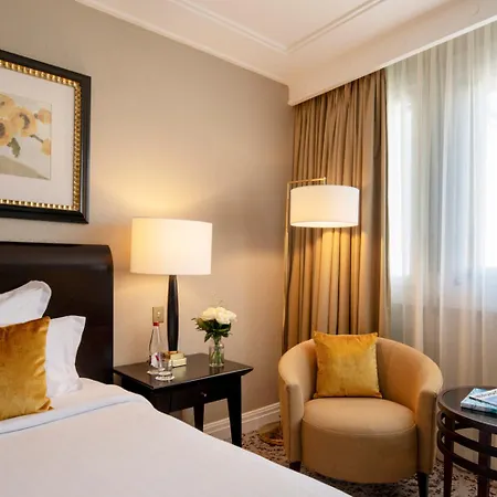 Warwick Champs-elysées Hotel 4*
