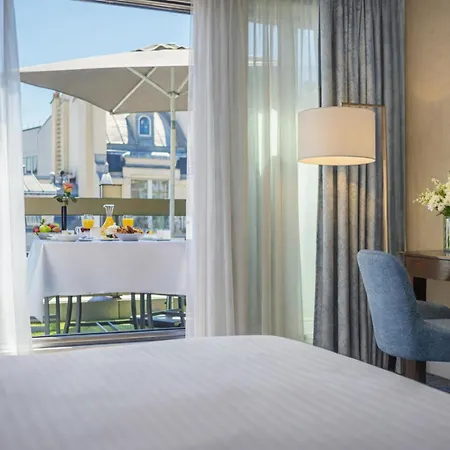 Warwick Champs-elysées Hotel