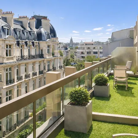 Warwick Champs-elysées 4*